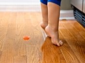 Ребенок ходит на цыпочках: причины и первая помощь