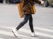 В кроссовках можно выглядеть очень стильно, а еще в них чертовски удобно