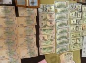 Дешевле учебы на контракте: в столичном вузе торговали дипломами (фото)