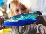 Чем занять ребенка летом: океан в бутылке