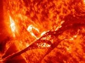 Камеры NASA сняли на видео столкновении кометы с Солнцем