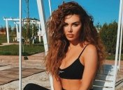 Анна Седокова опубликовала фото в шикарном черном блестящем платье