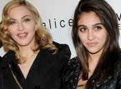 18-летняя дочь Мадонны стала седой (Фото)