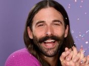 Обложку Cosmopolitan украсит мужчина в вечернем платье (Фото)