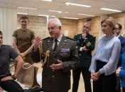 Жена президента Украины приехала с визитом в Брюссель к украинским военным