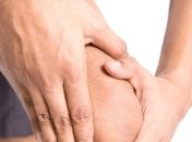 Как спастись от хруста в суставах: что делать и чем лечить