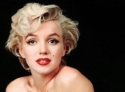 Знаменитое платье Мэрилин Монро продали на аукционе 