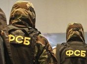 В Крыму неизвестные с оружием вывели из мечети 100 человек