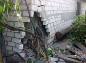 В Авдеевке мина попала в стену дома