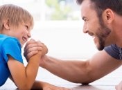Почему для ребенка очень важно общение с отцом