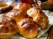 Булочки станут отличным дополнением к чаю или кофе (изображение создано с помощью ИИ)