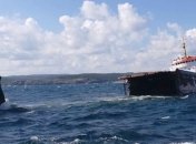 У входа в Босфор разломился пополам сухогруз, возивший сырье в Крым