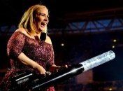 Нет времени для грусти: Адель прокомментировала свой развод позитивным мемом