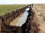 Опасно для людей и животных: в нацпарке на Одесчине появился многокилометровый "окоп" (фото)