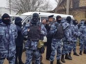 В Крыму российские силовики проводят около 25-ти обысков одновременно 