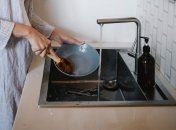 Як відмити жир з посуду в холодній воді