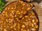 Чизкейк "Снікерс" з солоним арахісом