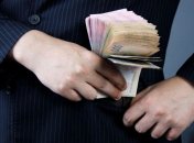 Зарплата чиновников исчисляется десятками, а то и сотнями тысяч гривен
