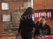 Только потерял маму: всплыли неожиданные детали скандала с баллончиком в одесской школе