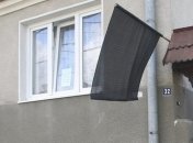 День вступления Хорватии в ЕС встречают с черными флагами в руках  