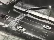 Водитель на бешеной скорости снес девушек на пешеходном переходе в Москве: момент попал на видео