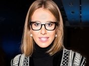 Беременная Собчак стоит на голове 