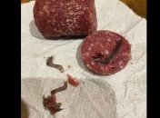 "Ням-ням деликатес": в колбасе скандального мясокомбината нашли новую "начинку" (фото, видео)