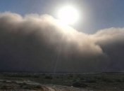 Схоже на кінець світу: місто в Росії накрила потужна піщана буря (відео)