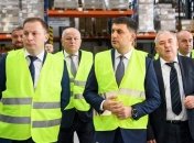 Гройсман ознакомился с предприятием "Шредер" в Тернополе
