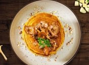 Рецепт панкейков с лисичками и кабачком