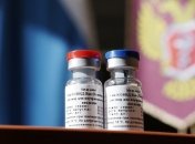 Медики заразились COVID-19 после прививки вакциной Спутник V