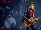 Любимую гитару Принса продали на аукционе 