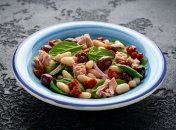 Фантастически вкусный салат с фасолькой