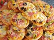 Мини-пицца — это простая и очень вкусная выпечка