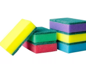 Важно, чтобы губки для посуды всегда были чистыми и приятно пахли