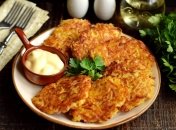 Драники или деруны – блюдо на основе тертого картофеля