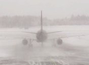 Снежный буран: В Казахстане задержали все авиарейсы