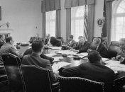 Кеннеди хотел сбросить на Кубу ядерную бомбу