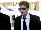 Голливудского актера Чарли Шина обвиняют в насилии 