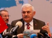 Премьер Турции рассказал о подрывах смертников в аэропорту Стамбула