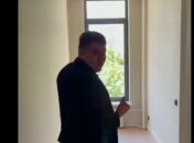 Собачья конура за 5 лямов: как выглядит одна из наименьших квартир-студий Москвы (видео)