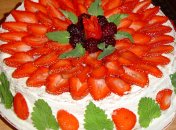 Клубнично-ежевичный тортик