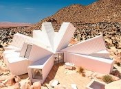 Архитектор создает невероятный дом из грузовых контейнеров (Фото)