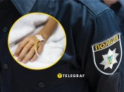 Рука дитини, крапельниця, поліція