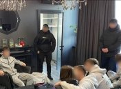 Обшук у організації вечірок