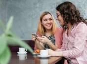 Не все стоит рассказывать: на какие темы лучше не разговаривать с подругой