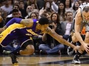 НБА. "Сан-Антонио" декласировало "Лейкерс" и другие результаты