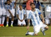 Как Месси утешал Дибала