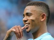 Звезда "Манчестер Сити" сыграл в футбол с мамой (Видео)