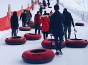 «Ватрушка» может стать убийцей: как правильно кататься на тюбинге и не получить травмы